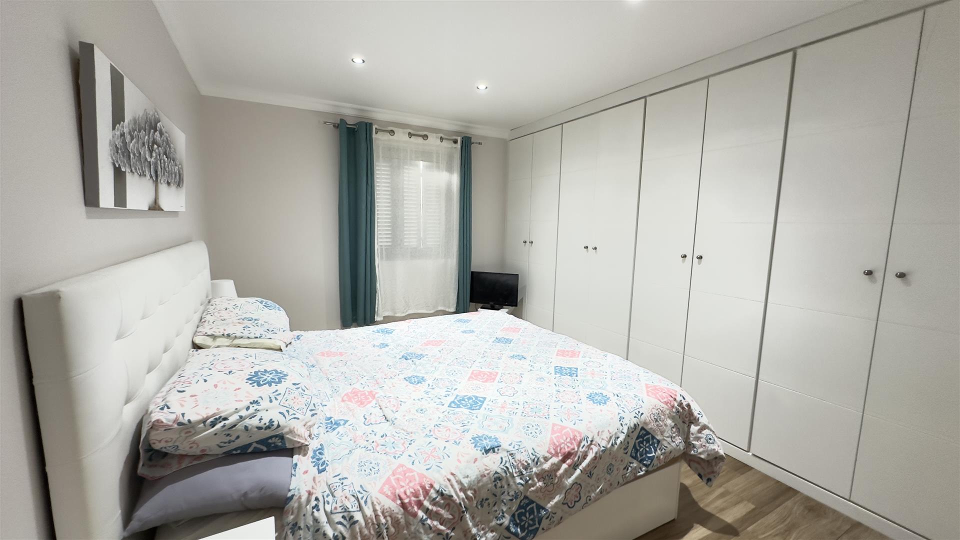 Image of Apartment - 3 Bedrooms - 1 Bathrooms for Sale in Waterport Terraces-Gibraltar, Image 3